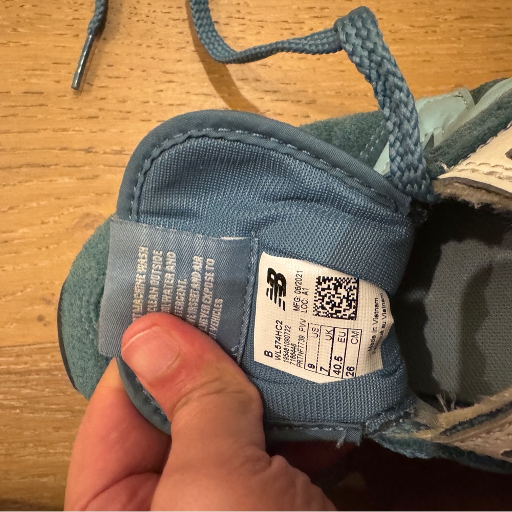 New balance Sneakers - like new - Picture 5 of 7